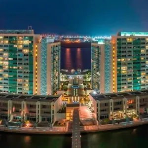 Апартаменты Luxury Private Sea View, Абу-Даби